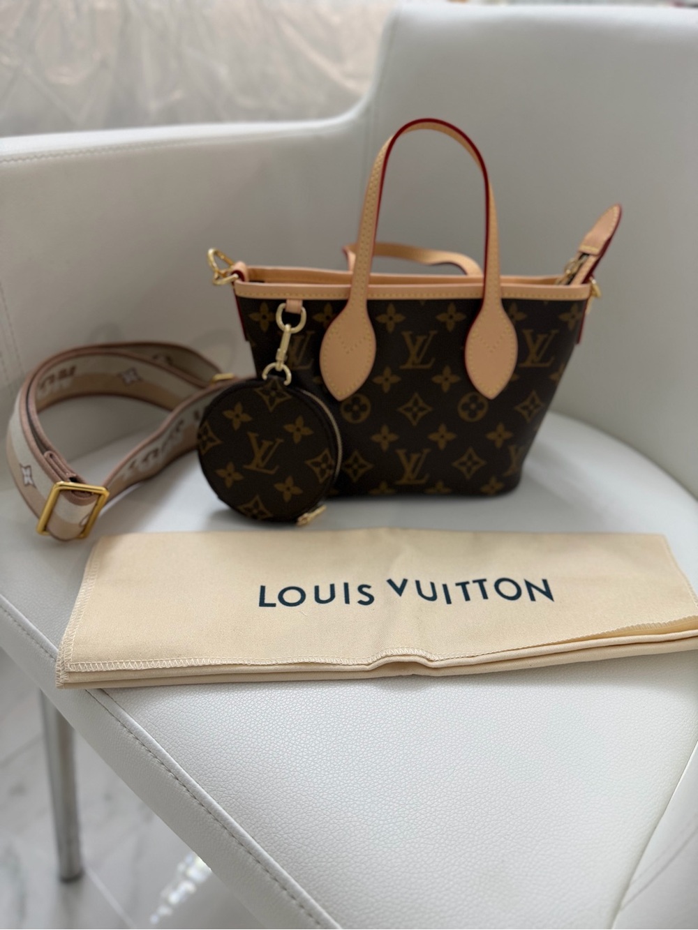 Louis Vuitton Monogram Mini Neverfull with Natural Leather Trim and Coin Purse - Picture 2 of 14